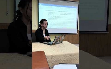 Оюутан судлаач Б. Мөнхжиний “Монгол охидын сарын тэмдэг анх ирэх нас менархи ба  түүнд нөлөөлөх хүчин зүйл (Улаанбаатар хотод амьдарч буй охидын жишээн дээр)” өгүүлэлд бичсэн Н.Бямбажаргалын шүүмж (10)