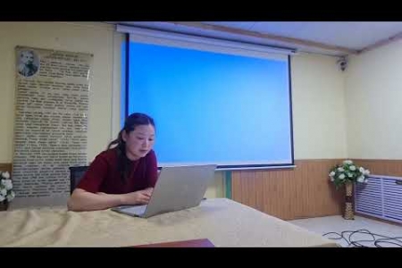 Оюутан судлаач Ө. Хулан судалгааныхаа ажлын тайланг хэлэлцүүллээ