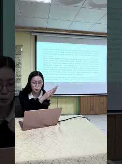 Оюутан судлаач Э. Будсүрэнгийн “П.Батхуягийн өгүүллэг дэх болзолт дүрслэлийн онцлог” хэмээх эрдэм шинжилгээний өгүүлэлд бичсэн Б. Лхагвачимэгийн шүүмж (12)